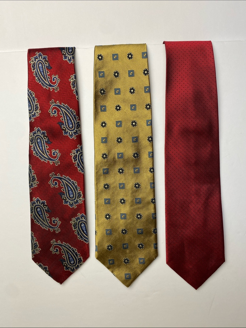 Jos A. Bank Three-Piece Men's Tie Lot/Bundle in Red and Gold